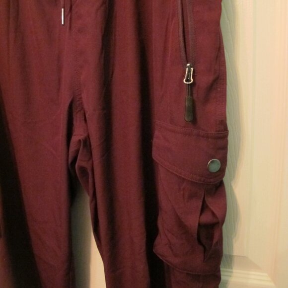 Soothfeel Women's Cargo Capris Pants with 6 Pockets Lightweight Quick Dry Large - Picture 4 of 6